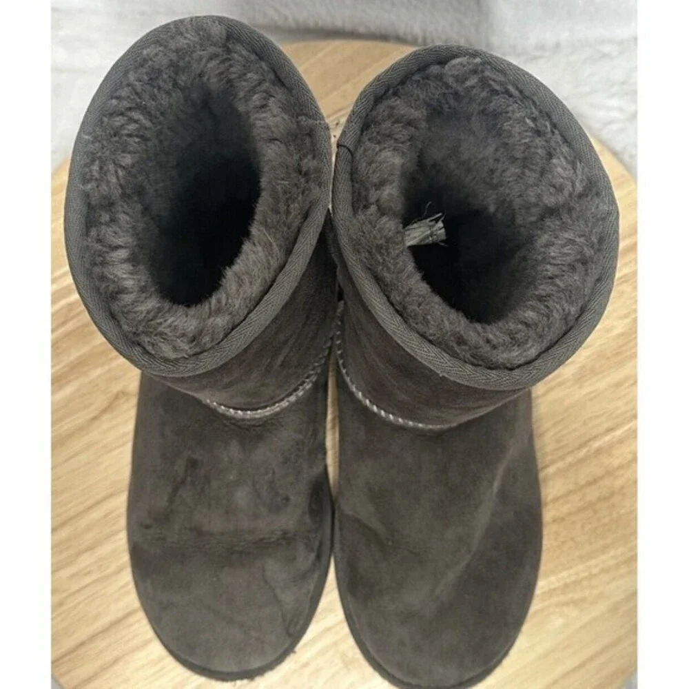 UGG Women’s Sz 3Sheepskin Leather Suede‎ Classic Mid-Calf Boots